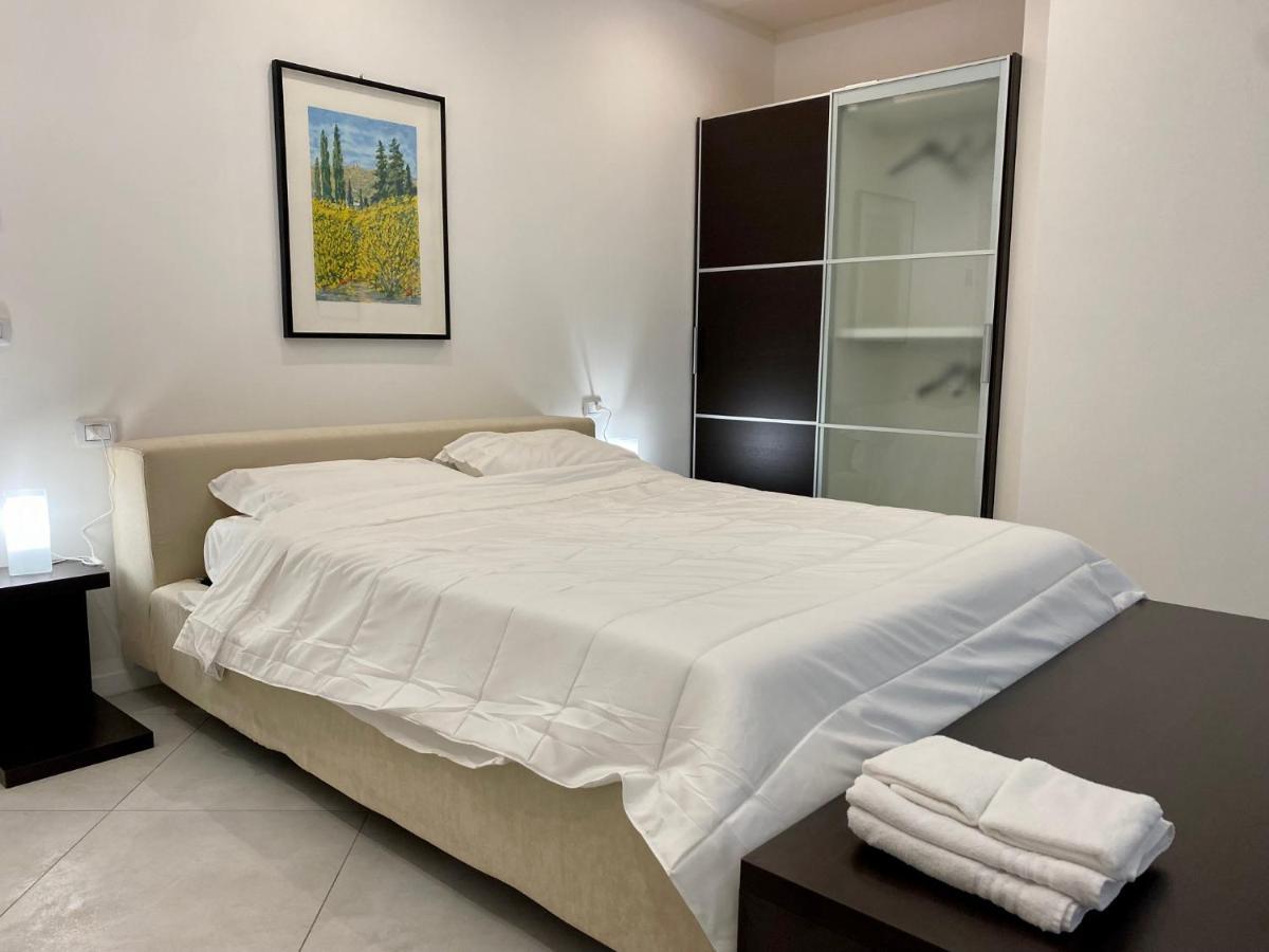 Crespi In Fiera Appartement Bologna Buitenkant foto
